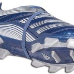 Soccer cleats with blades